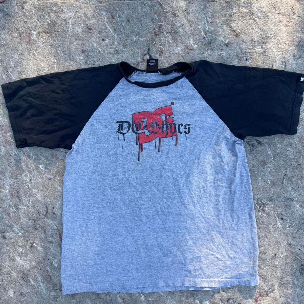 Dc-shoes Men's Grey and Black T-shirt